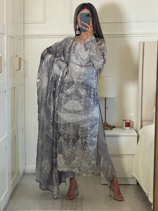 Izel Grey